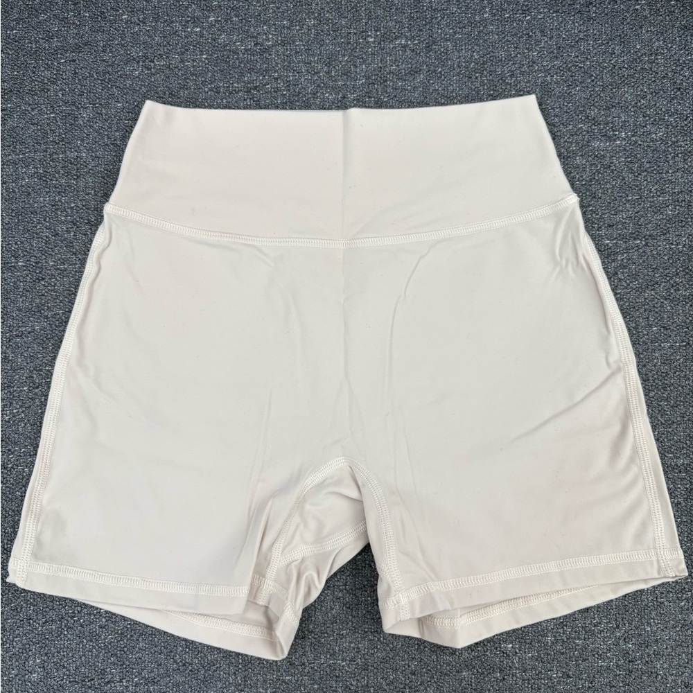 BuffBunny Shorts - Cream